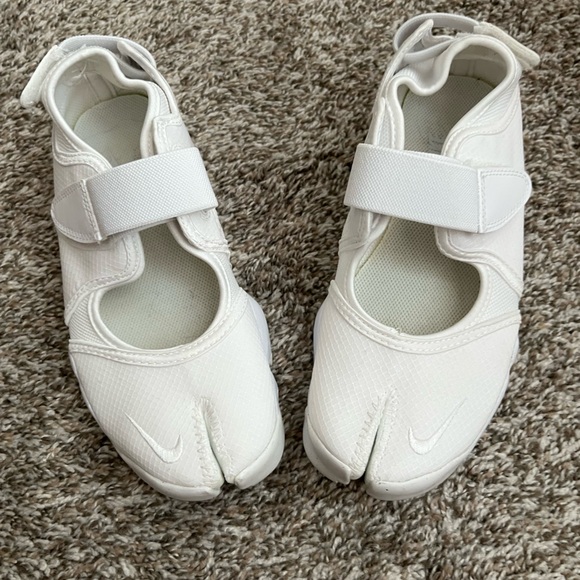 Nike Air Rift Tabi Shoe - Picture 6 of 10